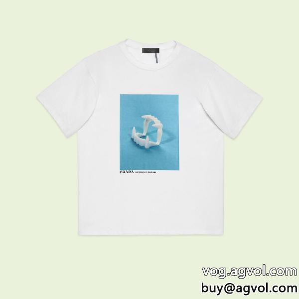 プラダコピー 通販夏に最強アイテム通年使えるアイテム半袖Tシャツ