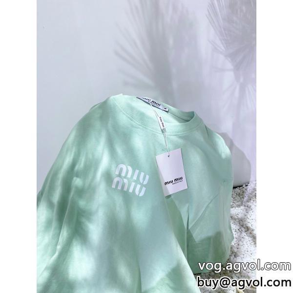 半袖Tシャツブランド 偽物MIUMIUジュアル感強めの着在庫数限定