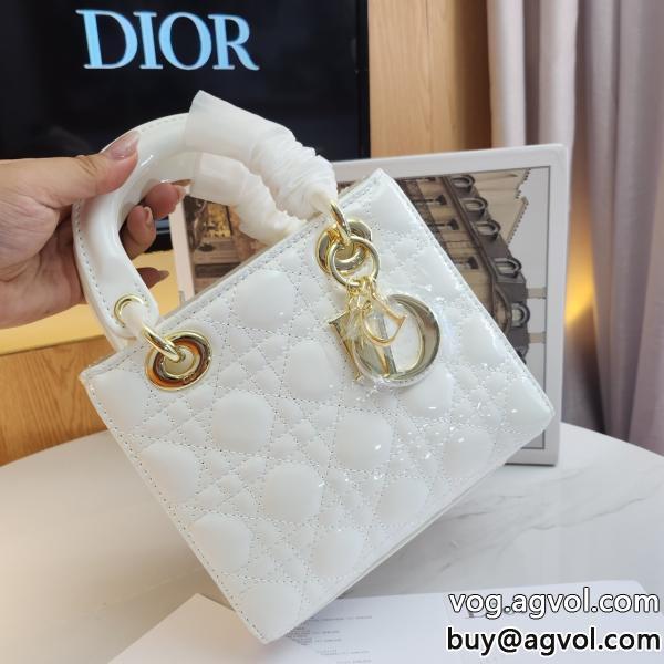DIOR海外限定モデル 新作夏らしい品格が漂うバッグ偽 ブランド