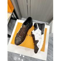 ブランド フェイクスニーカー風通しのよいより格上げしてLOUIS VUITTON