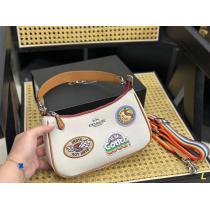 バッグスーパー コピー 販売COACHカワイイ雰囲気SS23カッコいい 