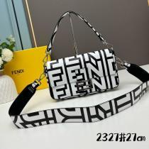ブランド コピー 販売 FENDI洒落感を演出する！一目ぼれバッグ