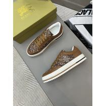 スニーカーブランド コピー 販売 通気性のいい夏のフレッシュな気分にBURBERRY