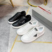 新商品☆完売必至お洒落さんの愛用率が高いスニーカーコピー 通販PRADA