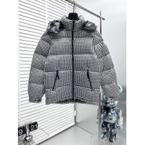 ブランド 偽物 通販プレミアム品質目を惹くダウンジャケットMONCLER