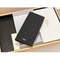 DIORブランド コピー 販売 財布カジュアルさ大人感漂う2026新作