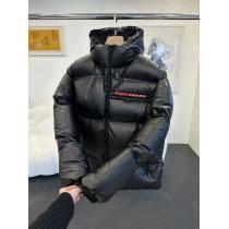 快適な着心地特に注目したいダウンジャケットコピー ブランド 通販PRADA
