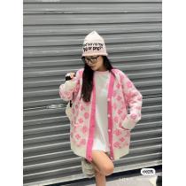 カジュアルを一歩大人に注目!22-23AW偽 ブランドコートLOUIS VUITTON