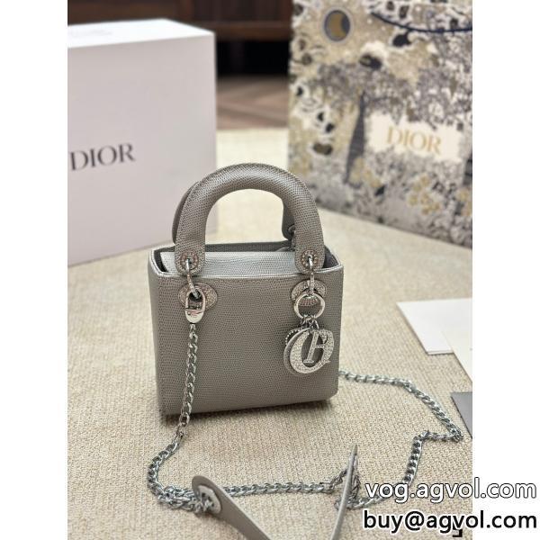 DIORバッグ王道コンビ今季は色を使った注目新品激安 通販 ブランド