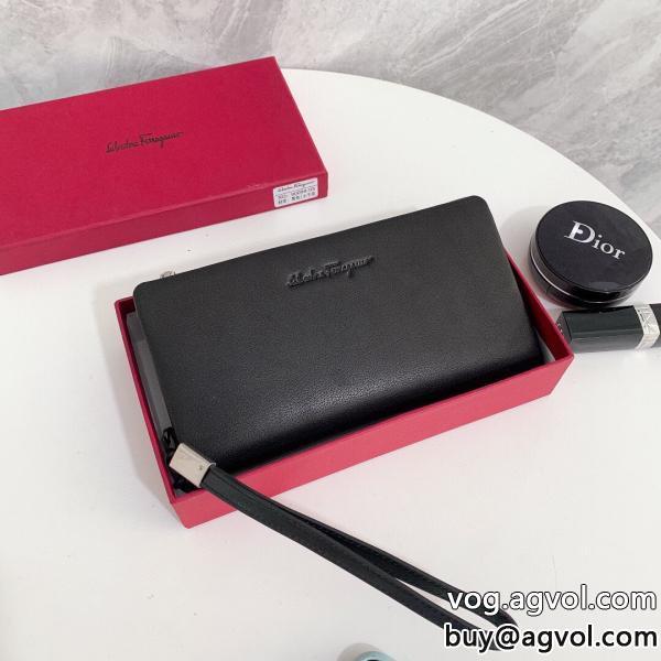 ブランド 品 激安 通販FERRAGAMO著名人の着用鮮度が手に入る財布
