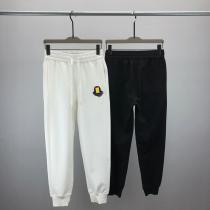 ブランド フェイクスラックス魅力が光る目を惹くMONCLER