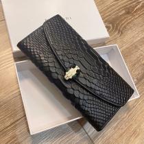財布落ち着きある愛用者が続出中ブランド レプリカブルガリ