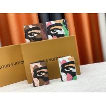 財布偽 ブランドLOUIS VUITTONキュートな印象今年のトレンドカラー