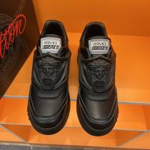 VERSACEスニーカースーパー コピー 品個性的なスタイリング入荷予定