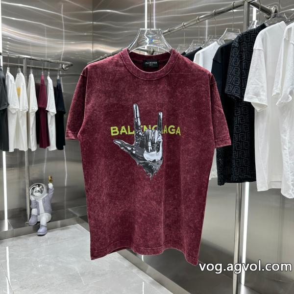 万能アイテムクラシカルな雰囲気balenciagaブランド コピー 優良半袖Tシャツ