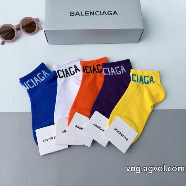 靴下新商品☆完売必至世界で誰もが憧れるブランドコピー 品 ブランドbalenciaga