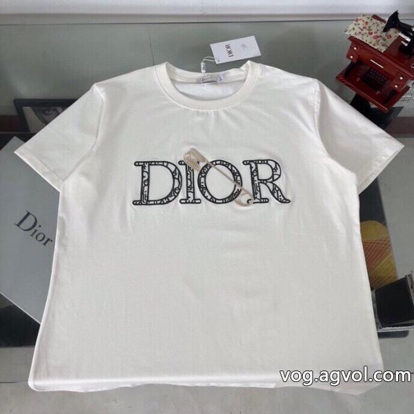 毎年爆発的人気今夏のお気に入りスタイルDIOR半袖Tシャツコピー ブランド 販売