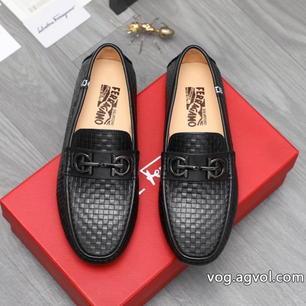 スニーカーFERRAGAMO高級感あるスタイルきちんと感が抜群ブランド コピー 販売