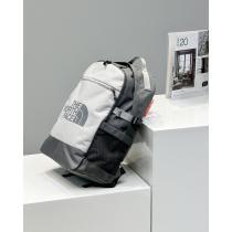 TheNorthFaceブランド 偽物2026を感じさせる話題のブランドSUPREMEリュックサック