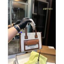 バッグ切りっぱなしデザイン話題のアイテムBURBERRYコピー 商品 ブランド