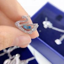 爽やかさ優しい印象を与えてくれSWAROVSKIネックレススーパー コピー 通販