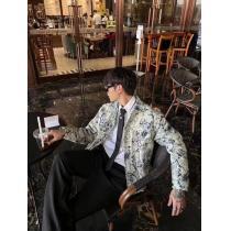 偽 ブランド LOUIS VUITTON上品さ漂う2025アイテムから新たに登場！コート