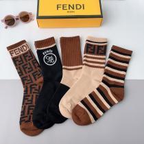 ブランド アクセサリー 激安新鮮ながら上品韓国の人気靴下FENDI