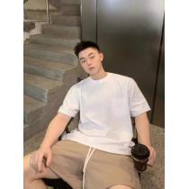 半袖TシャツPRADA柔らかい雰囲気にまとめて日本未上陸のブランド偽物 ブランド 激安