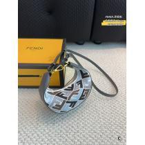 スーパー ブランド コピーバッグ清潔感溢れるNEW!国内完売FENDI