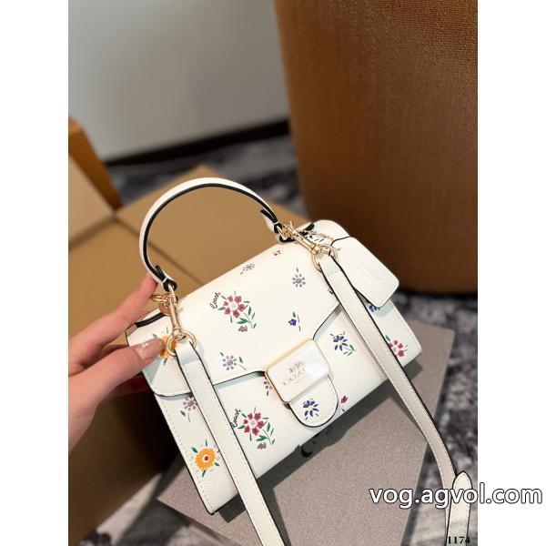 希少なアイテム2026を感じさせるブランド コピー 激安COACHバッグ