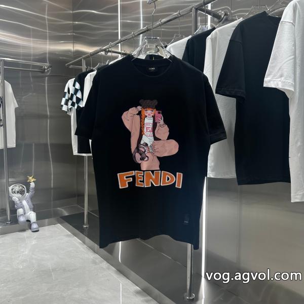 映え度MAXこの夏絶対欲しい半袖Tシャツ偽物 ブランド ショップFENDI