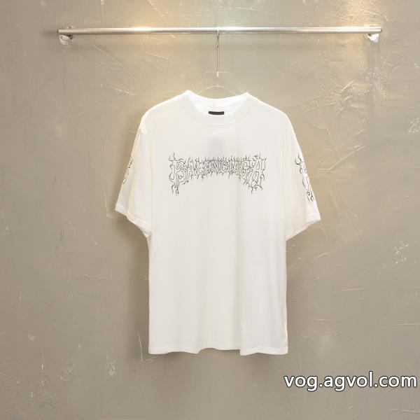 半袖Tシャツ長く愛用出来る一品最終セールバレンシアガスーパー コピー 安心