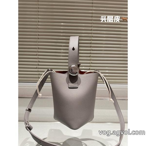 今季は色を使った注目新品今年大人気偽物 ブランド ショップバッグロエベ