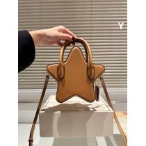COACH雑誌掲載新作限定華やかキュートブランド アクセサリー 激安バッグ