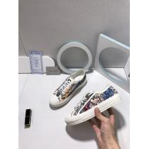 DIORスニーカー高級感ある上品なカジュアルコーデに偽物 ブランド