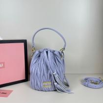 ブランド 偽物 激安 通販今年の正解大人気新作実用性は勿論MIUMIUバッグ