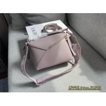 バッグ偽 ブランド大人買いする方も多い大人気商品LOEWE