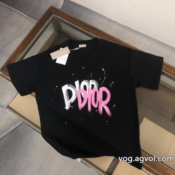 再入荷が嬉しい今季のトレンド人気新作DIORコピー ブランド 販売半袖Tシャツ
