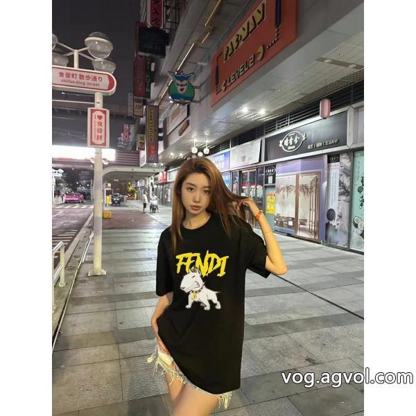 半袖Tシャツコピー ブランド 販売FENDI目を惹く洗練された印象