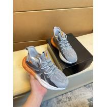 スニーカー偽 ブランド 販売上品さ漂うサラサラの着心地PRADA