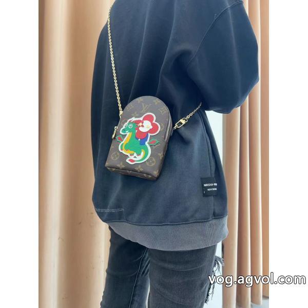 Iphone ケース カバースーパー ブランド コピー爆発的人気　再入荷人気沸騰中LOUIS VUITTON