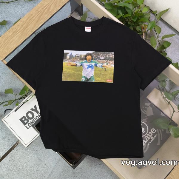 偽 ブランド 半袖TシャツSUPREME抜け感を出す個性派さん