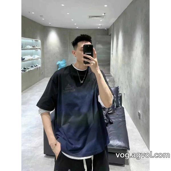 VIVIENNE WESTWOODファッション感満々セレブ愛用ブランド コピー 販売半袖Tシャツ