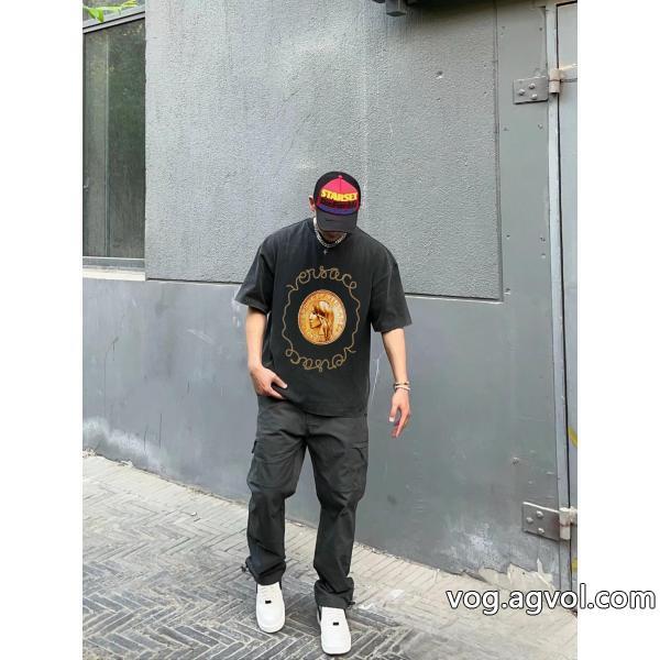半袖Tシャツブランド コピー 販売 VERSACE使い勝手の良さ限定デザイン