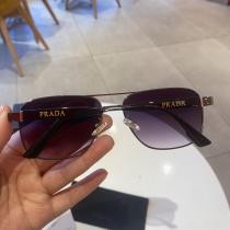 カジュアルなのに高感度が高く清涼感サングラス偽物 ブランドPRADA