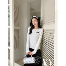MIUMIUコピー 商品 販売今年らしい優秀アイテム海外限定長袖Tシャツ
