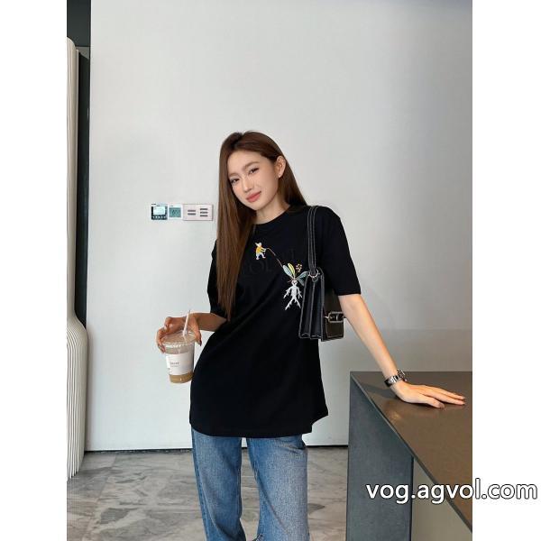 LOEWE意外と相性がいい存在感のあるブランド 品 激安 通販半袖Tシャツ