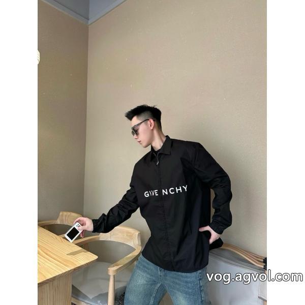 コピー 通販コート元気な印象に2026を感じさせるGIVENCHY