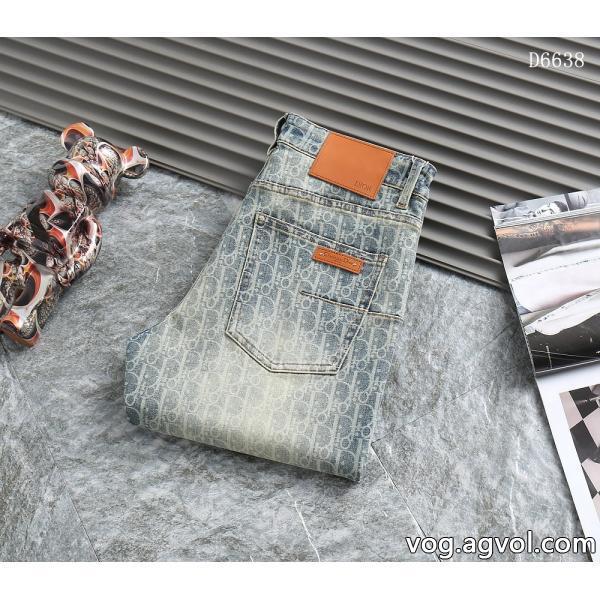 DIORブランド コピー 激安ジーンズ毎年大人気商品今年らしい着こなし