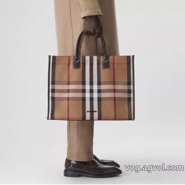BURBERRYショッピングバッグ最新2026個性的なスタイリングブランド 偽物 激安 通販